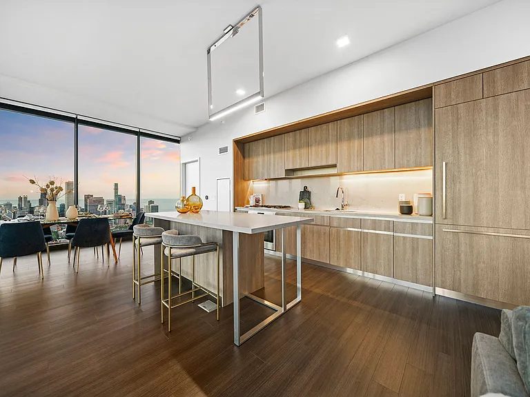 800-Unit Multifamily — South Loop, Chicago